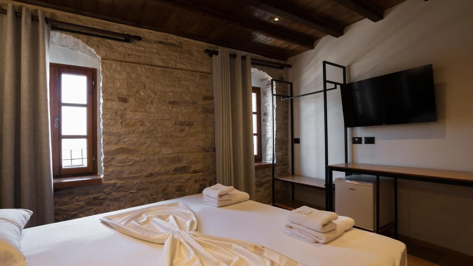 Furra Hotel Gjirokaster Apartment