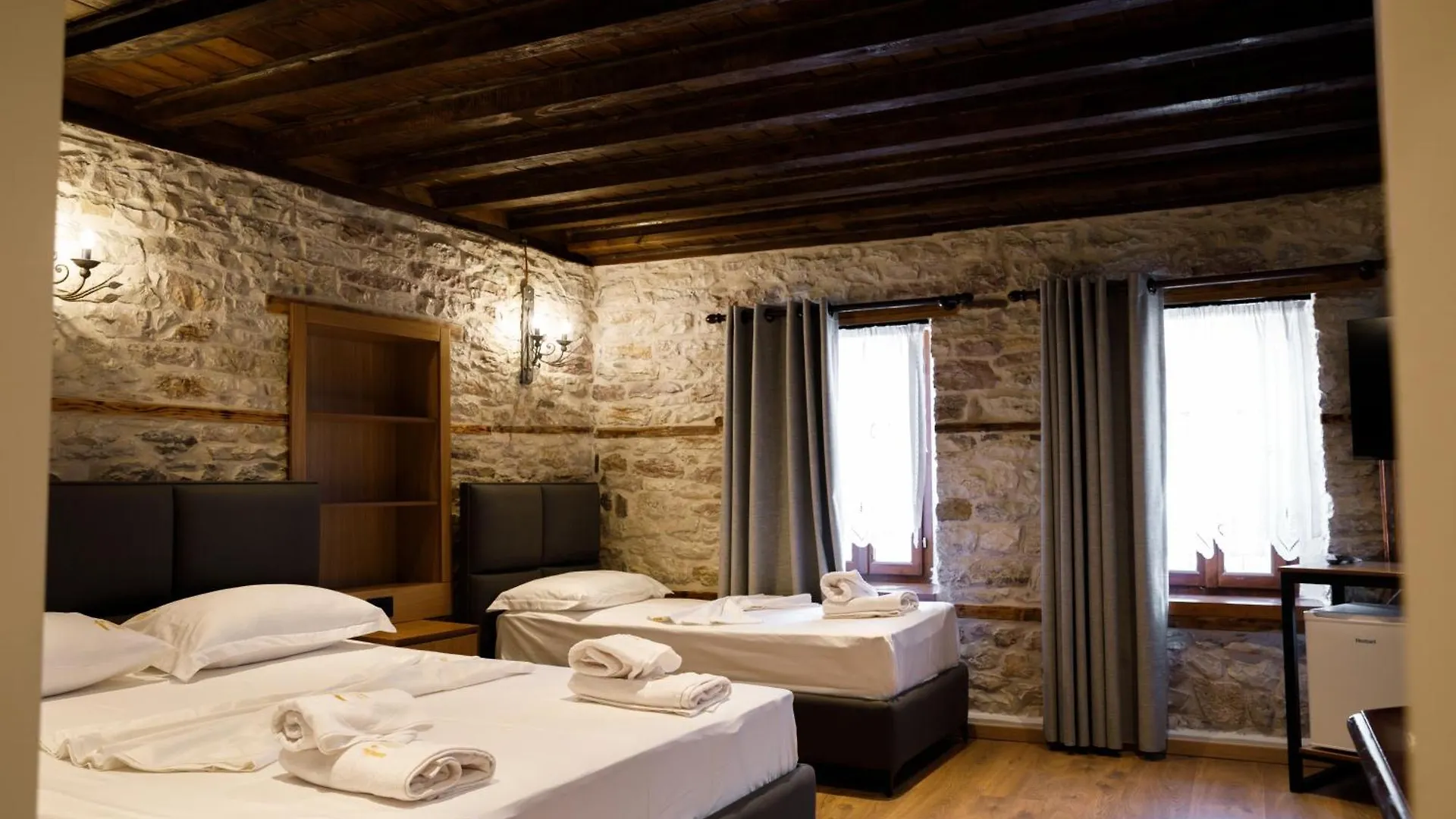 Furra Hotel Gjirokaster 0*,
