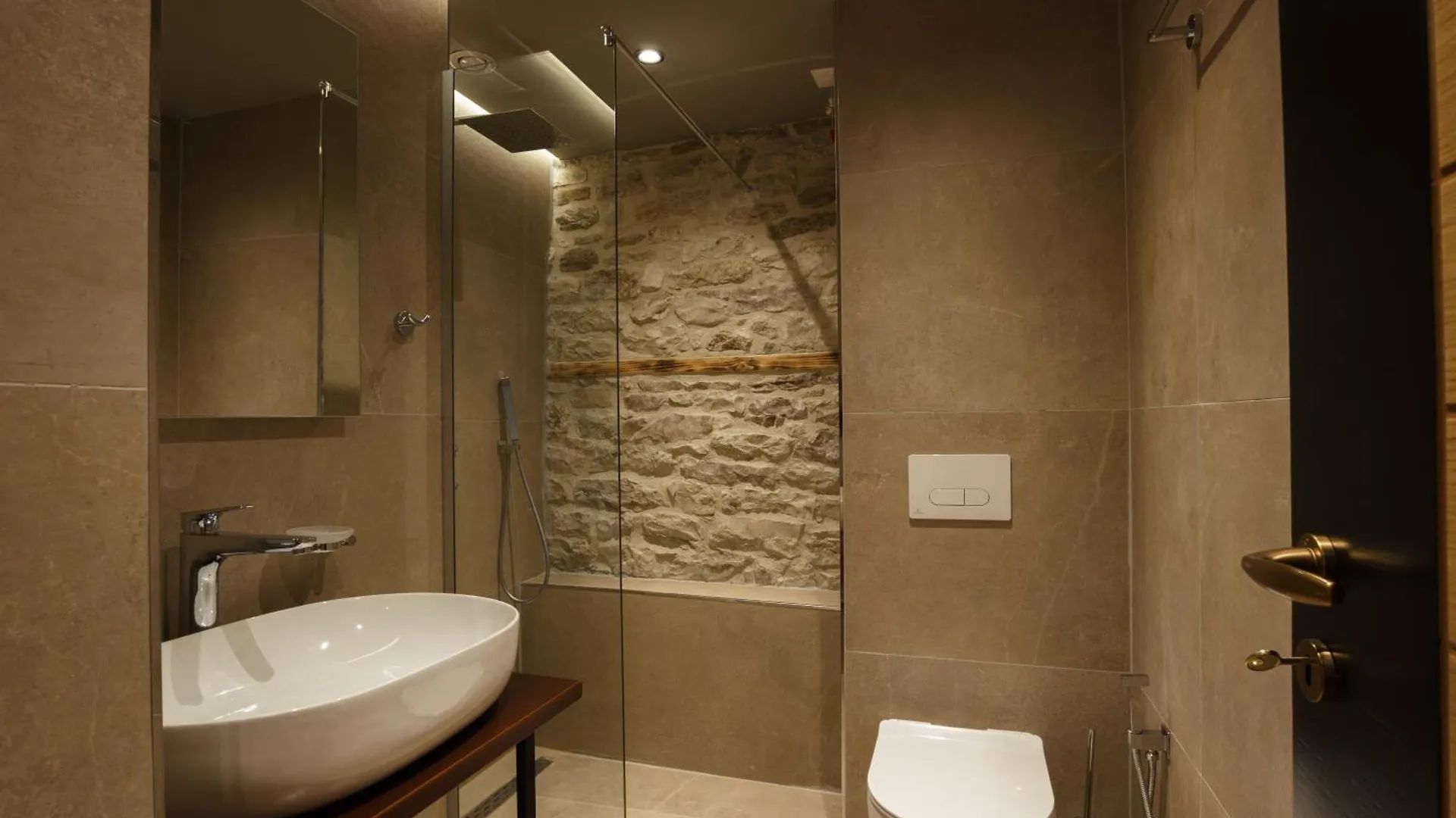 Furra Hotel Gjirokaster 0*,